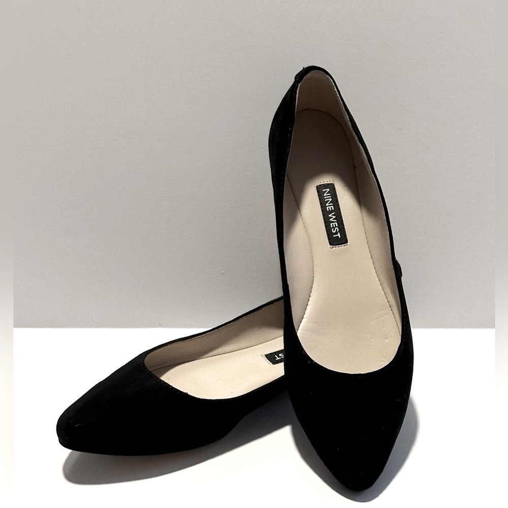 Nine West Speakup Black Suede Flats sz 6